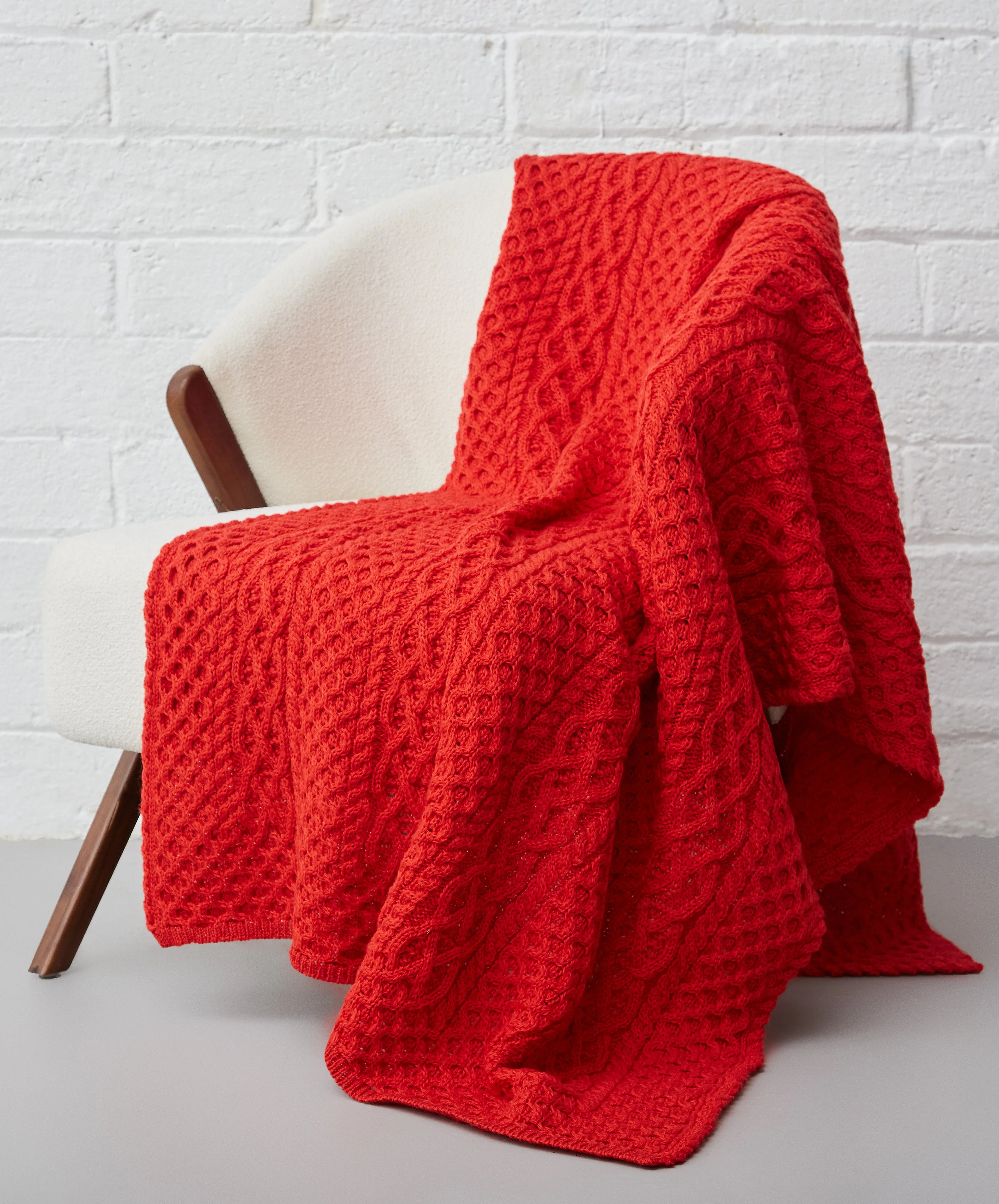 Aran Throw Scarlet