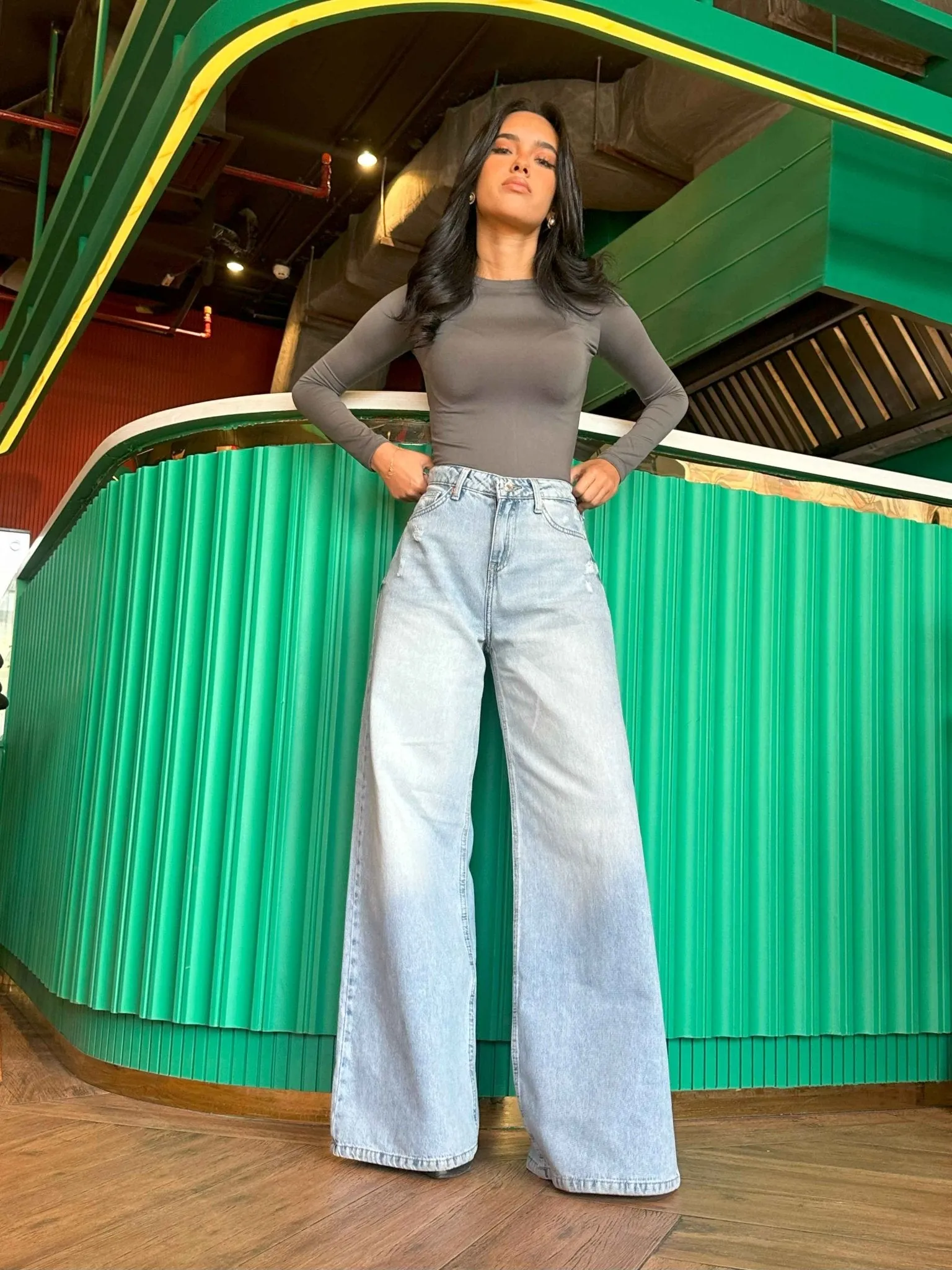 Extreme Wide Leg - Light Vintage Blue Jeans.